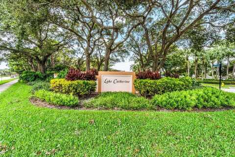 2801 Lakemont Court, Palm Beach Gardens, FL 33403