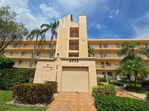 6935 Huntington Lane, Delray Beach, FL 33446