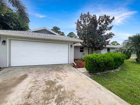 310 SE Crosspoint Drive, Port Saint Lucie, FL 34983