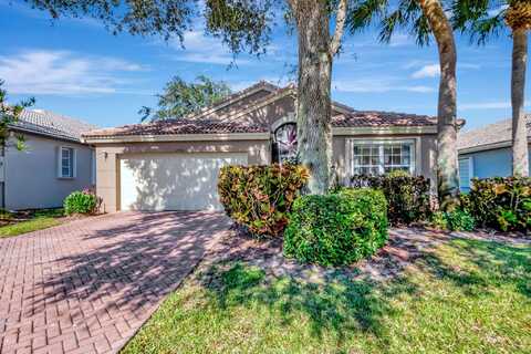 10921 Royal Caribbean Circle, Boynton Beach, FL 33437