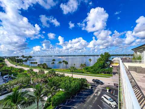 3030 S Ocean Boulevard, Palm Beach, FL 33480