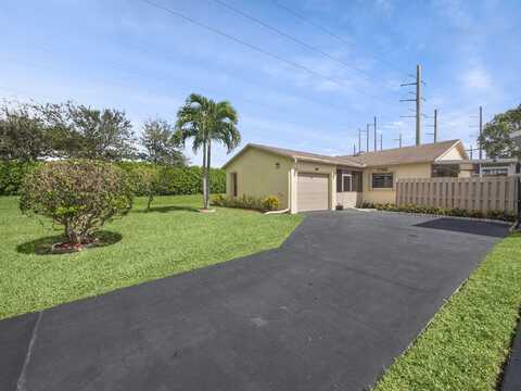 5786 Mirror Lakes Boulevard, Boynton Beach, FL 33472