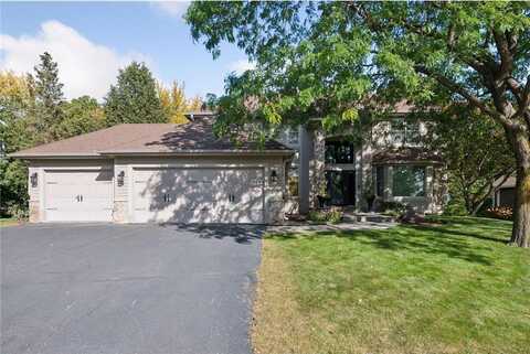 7385 Bent Bow Trail, Chanhassen, MN 55317