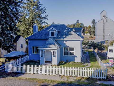 327 S Crosby St, Tekoa, WA 99033