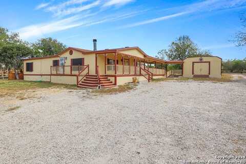 405 COUNTY ROAD 3820, San Antonio, TX 78253