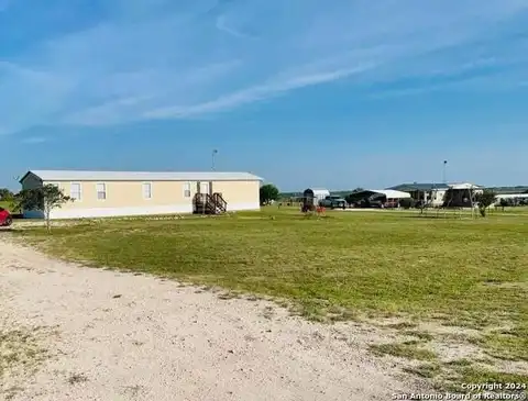 689 county road 3031, Orange Grove, TX 78372