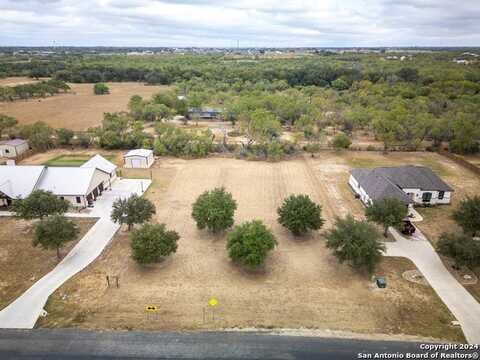 165 E Short Meadow dr, Lytle, TX 78052