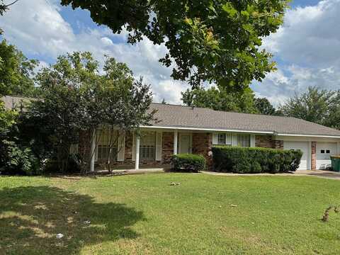 170 East Guy Street, La Grange, TX 78945