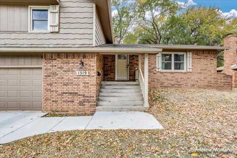 1319 N Dry Creek Dr, Derby, KS 67037