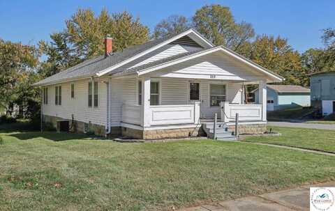 113 W North, Warrensburg, MO 64093