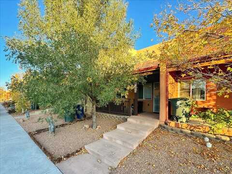 7294 Avenida El Nido, Santa Fe, NM 87507