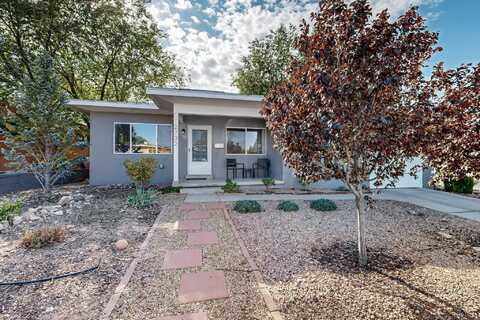 2732 Alamosa, Santa Fe, NM 87505