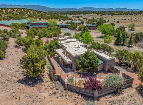 10 Heartstone Drive, Santa Fe, NM 87506