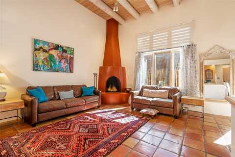 2712 Herradura, Santa Fe, NM 87505