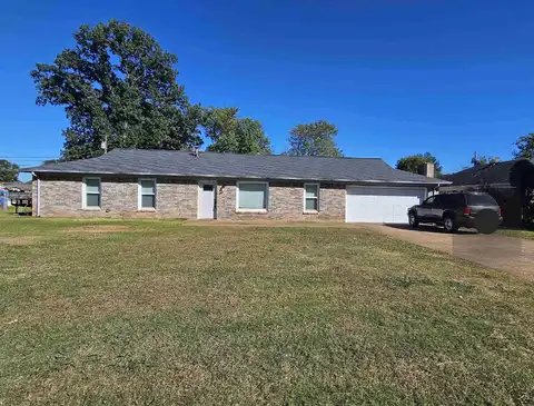 1403 Fords Way, Muscle Shoals, AL 35661