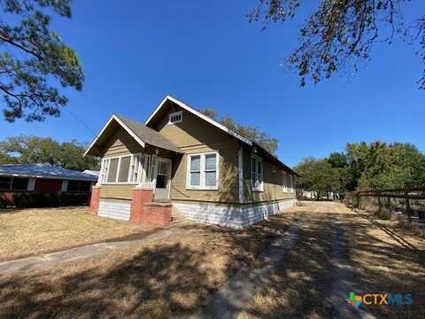 409 E Hochheim Street, Yoakum, TX 77995