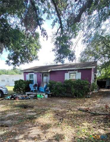 129 College Street, Lolita, TX 77971