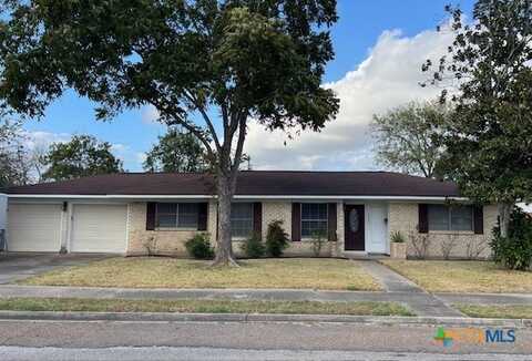 2406 E Locust Avenue, Victoria, TX 77901