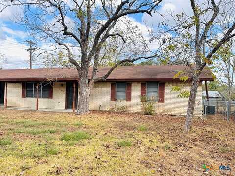 101 Pat Cleburne Street, Yoakum, TX 77995