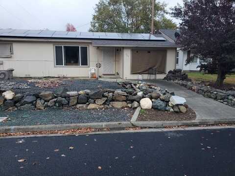 925 SW Laurel Street, Grants Pass, OR 97526