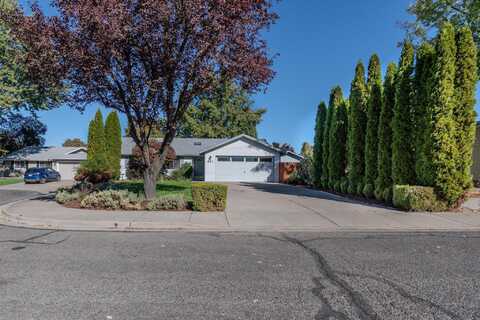 861 Juanita Way, Central Point, OR 97502