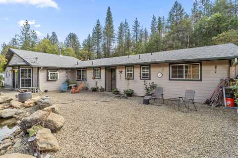 231 Fielder Creek Road, Rogue River, OR 97537