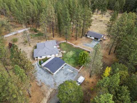 6380 W Evans Creek Road, Rogue River, OR 97537