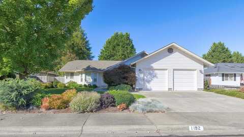 1192 SW Ironwood Drive, Grants Pass, OR 97526