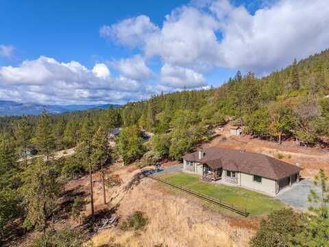 578 Oakridge Drive, Grants Pass, OR 97526