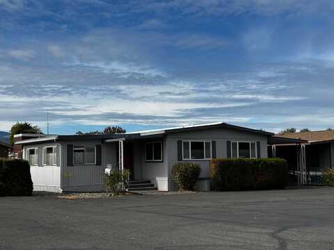 5076 Leonard Road, Grants Pass, OR 97527