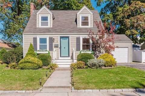 7 Astle Street, Cranston, RI 02905