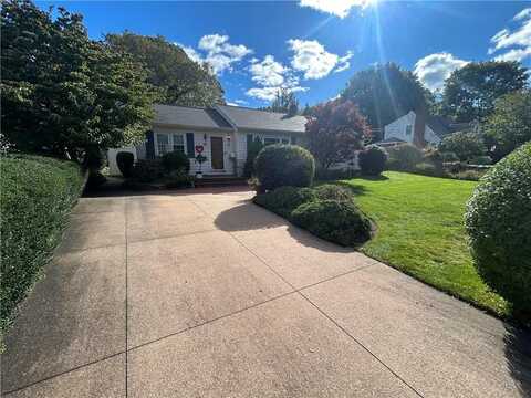 18 Lindley Avenue, North Kingstown, RI 02852