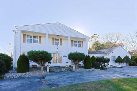 129 Lawrence Drive, Portsmouth, RI 02871