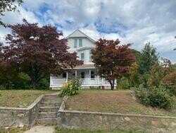 34 West Warwick Avenue, West Warwick, RI 02893