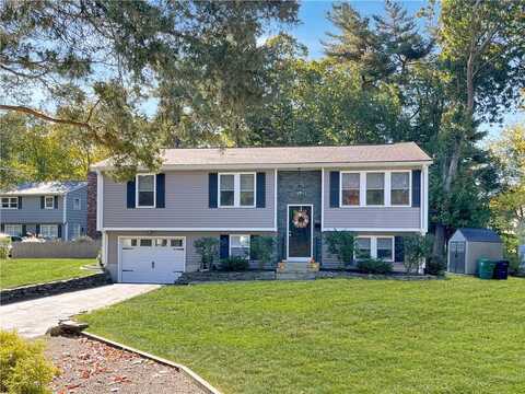 118 Edmond Drive, Warwick, RI 02886