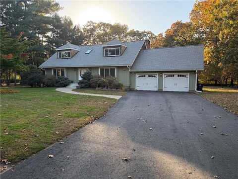 26 Gilbert Stuart Drive, Warwick, RI 02818