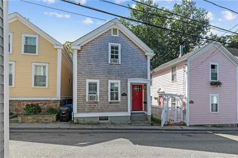 35 Pope Street, Newport, RI 02840