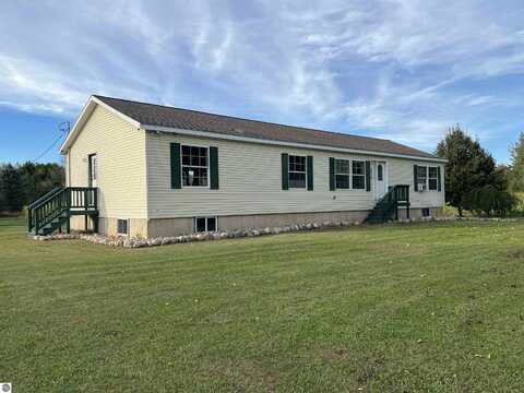 6616 23 Mile Road, Marion, MI 49665