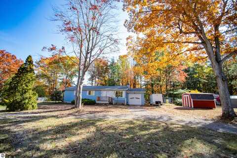 9561 Toni Trail, Interlochen, MI 49643