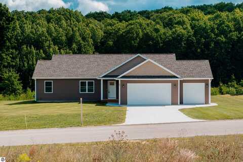 886 Coyote Lane, Traverse City, MI 49696