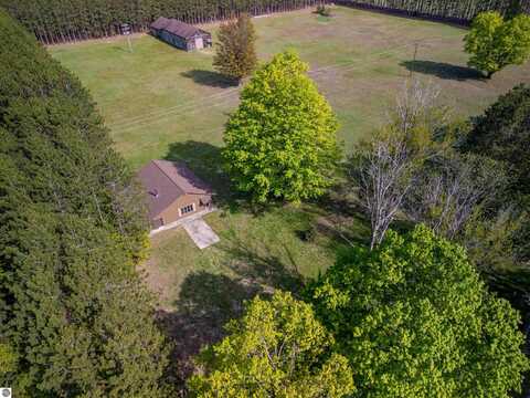 2612 NE Hagni Road, Kalkaska, MI 49646