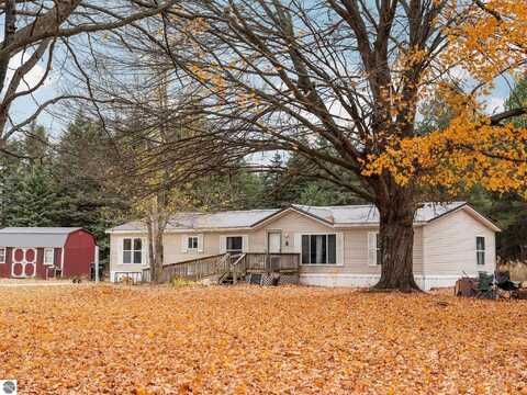 18653 Wells Road, Thompsonville, MI 49683