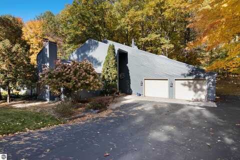 6862 Franklin Woods Drive, Traverse City, MI 49686