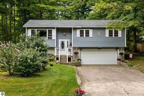 1973 Sparrow Drive, Traverse City, MI 49696