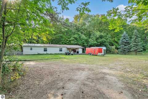 4348 S Grandview Highway, Harrietta, MI 49638