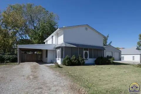 343 Charlotte St, Harveyville, KS 66431