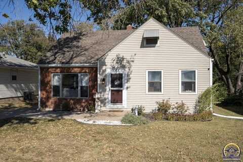 152 SW 27th ST, Topeka, KS 66611