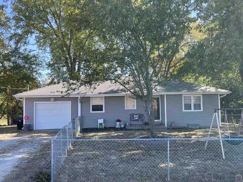 6438 SE Berryton RD, Berryton, KS 66409