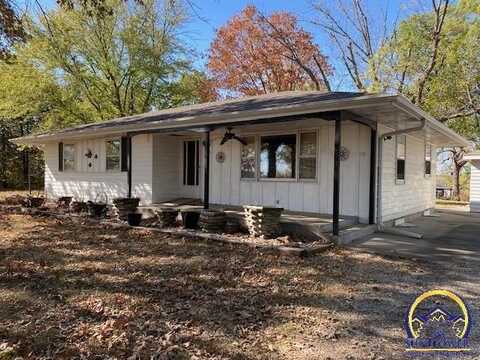 6729 NW Church LN, Topeka, KS 66618