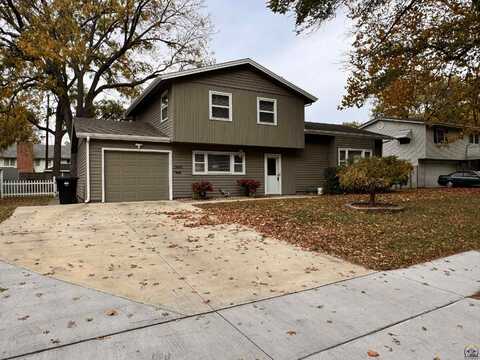 5400 SW 24th ST, Topeka, KS 66614